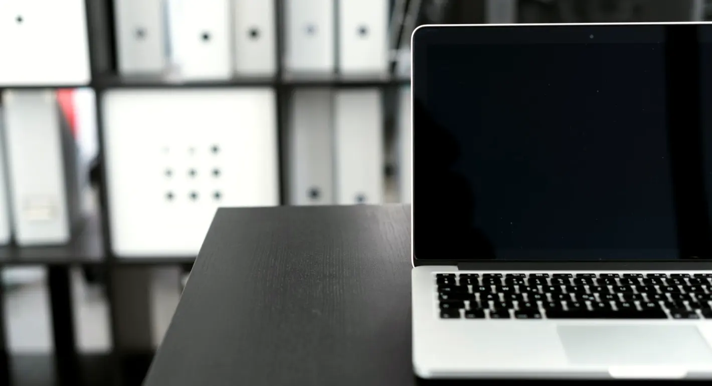 Choosing Between SRT, VTT and Embedded Captions for Your Video